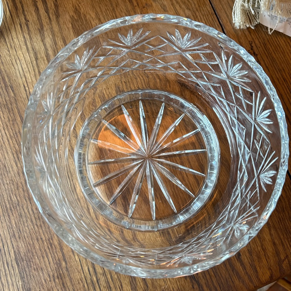 Elegant Crystal Cut Glass Bowl - Picture 2 of 2